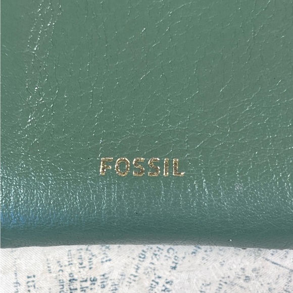 Fossil small green leather bifold wallet - Picture 10 of 13